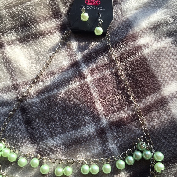 Paparazzi green bead necklace earring set - Picture 3 of 4